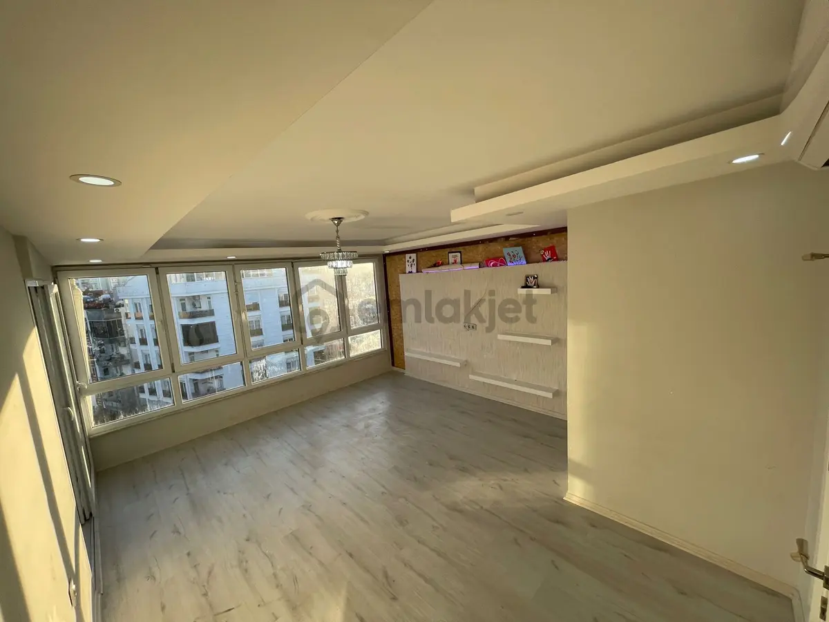 Cadde Üzerinde Fırsat 5+2 Daire - 6