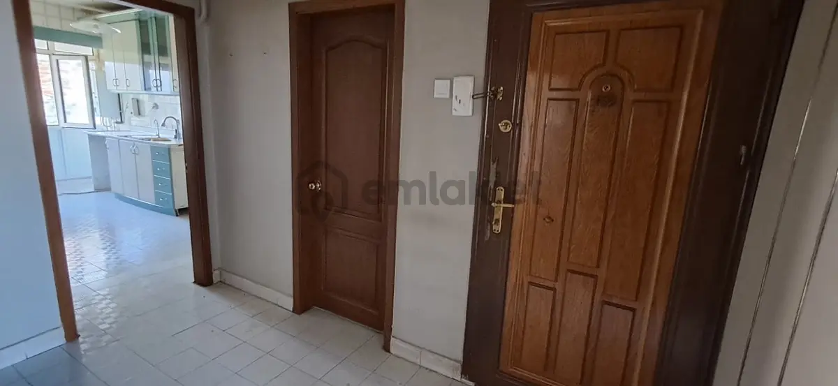 Bağlarbaşında 3+1 Katta Manzaralı Daire - 9