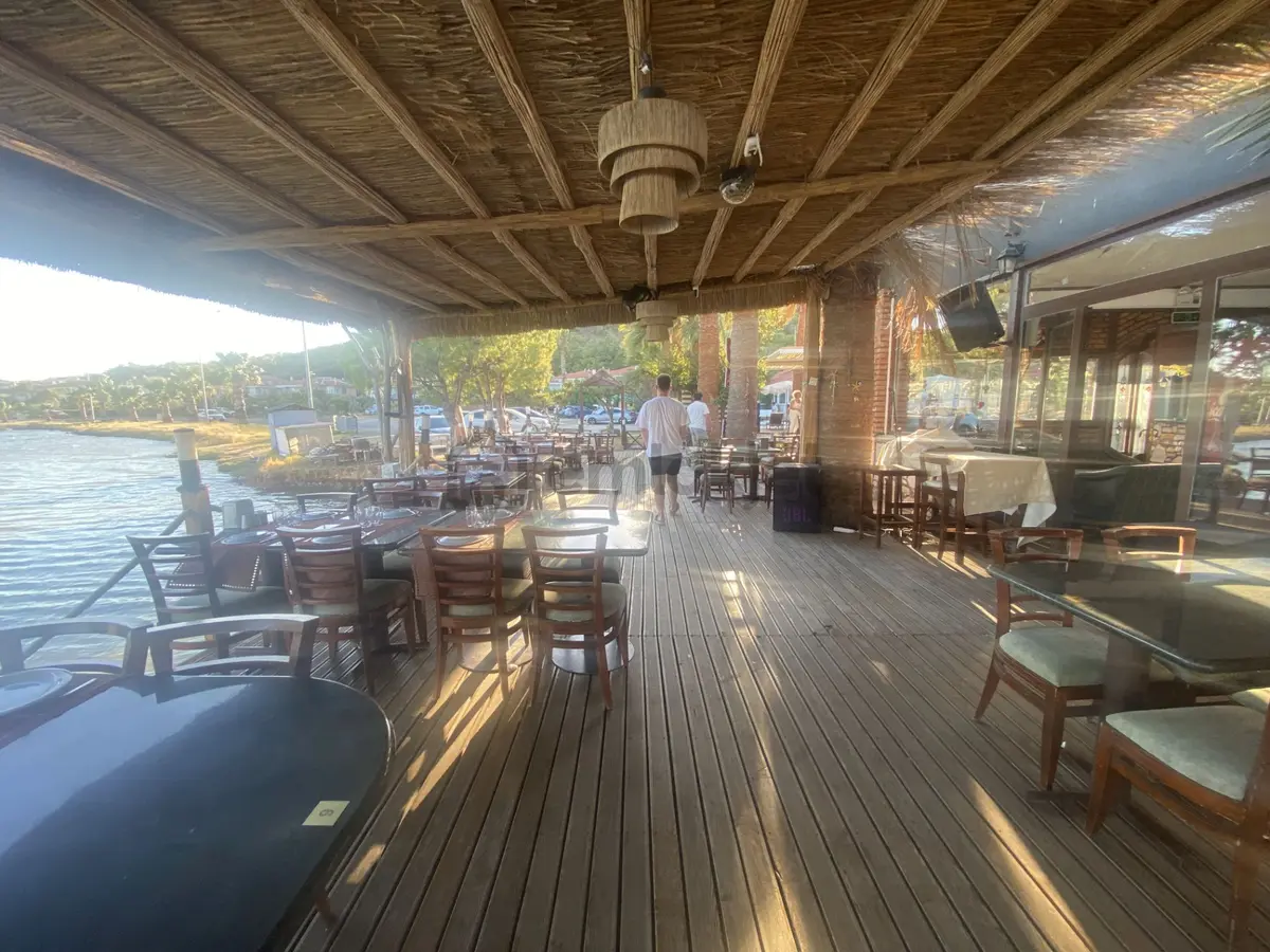 Ayvalık Sarımsaklı Da Satılık Otel-cafe-restaurant-bar. - 4