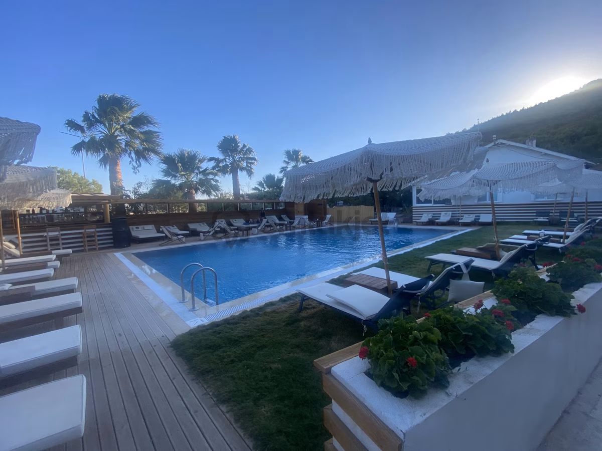 Ayvalık Sarımsaklı Da Satılık Otel-cafe-restaurant-bar. - 15