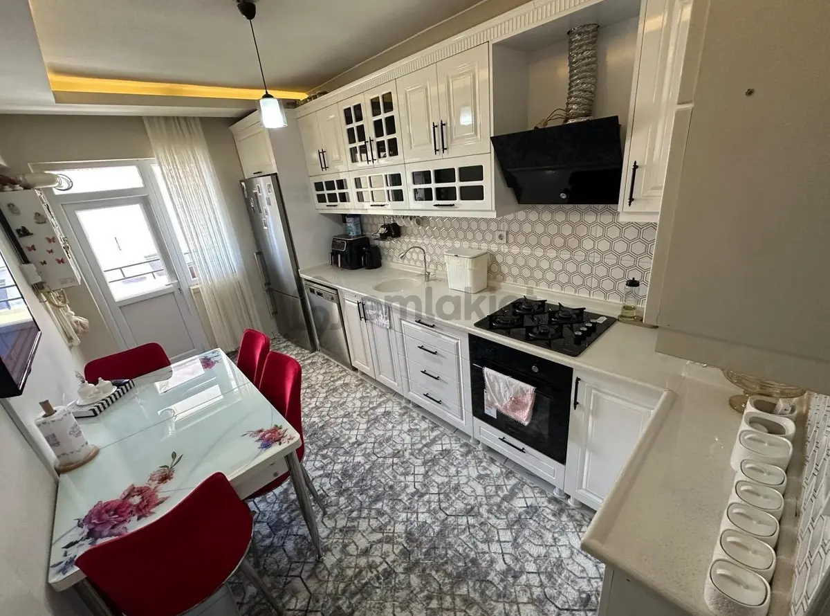Hayal^den Ahievran Cad. Üzerinde E. Banyolu Geniş Full Yapılı Ön Cp. 3+1 Fırsat Daire ! - 5