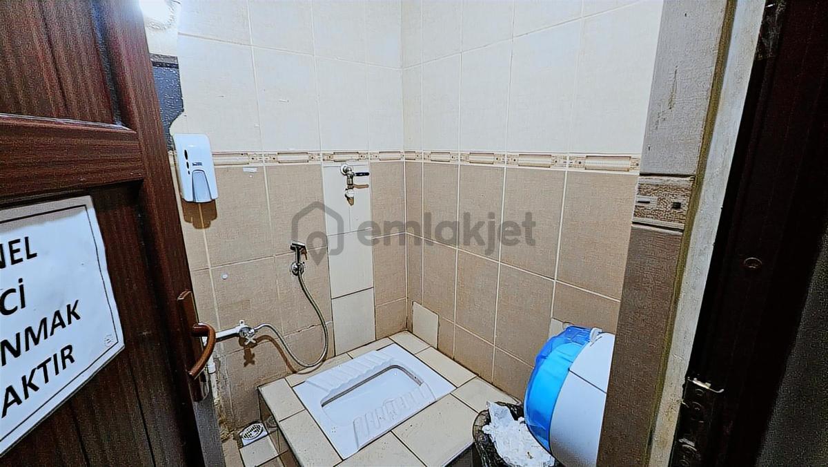Seymen Caddesinde Satılık Üç Dükkan - 16