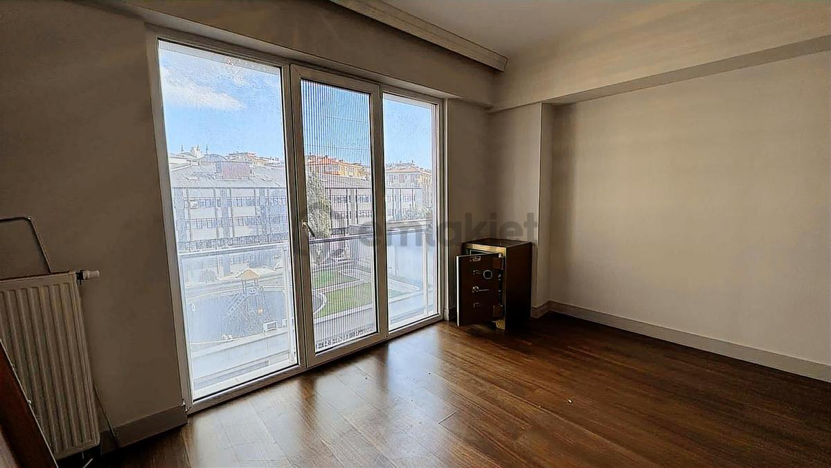 Suryapı Corridor Da Satılık 3+1 157m2 Balkonlu Daire Güneşli - 17