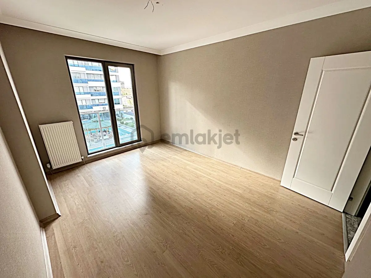 Ovacık Bölgesinde Yozgat Bulv-kartaltepe Yakını Sıfır Geniş 4+1 - 20
