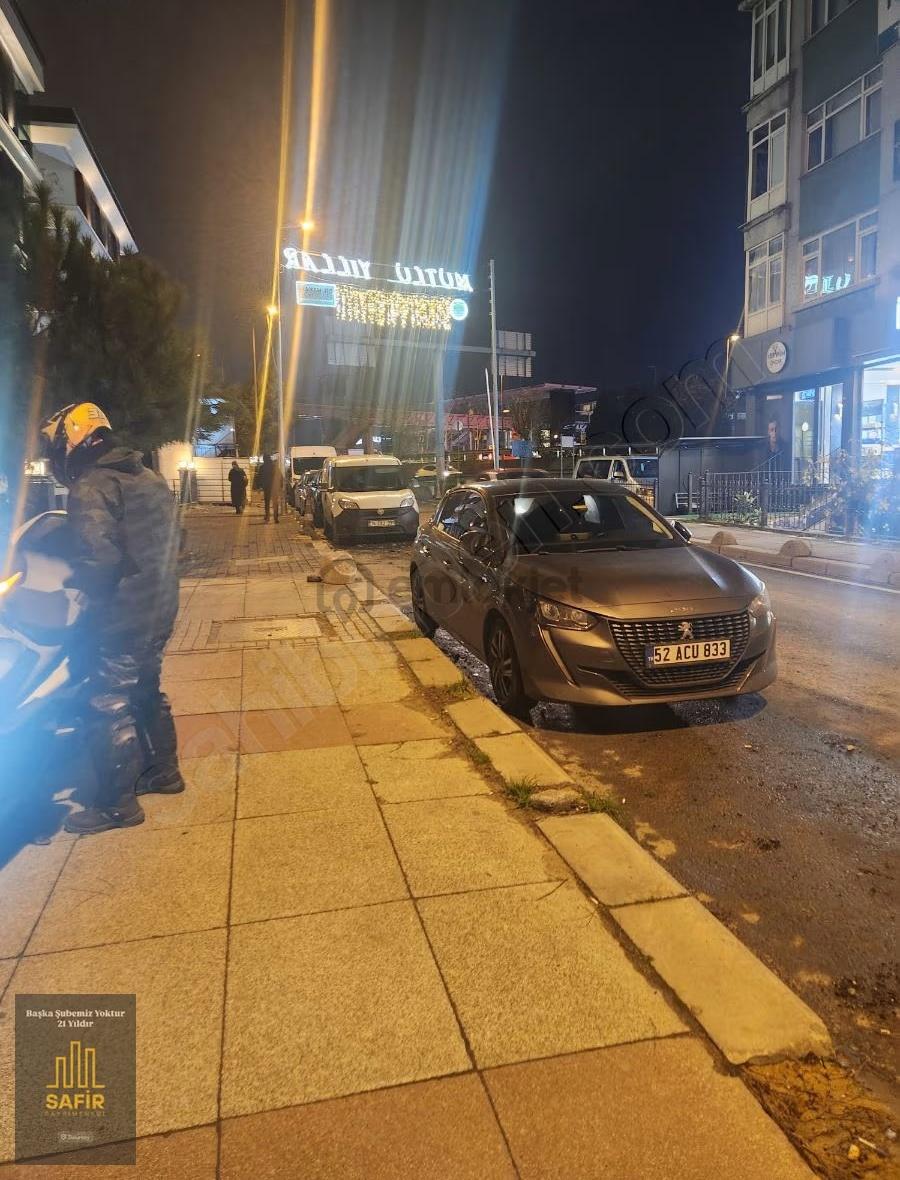 Bahçelievler Ömür Sokakta 3+1 Giriş Kat Otoparklı - 23