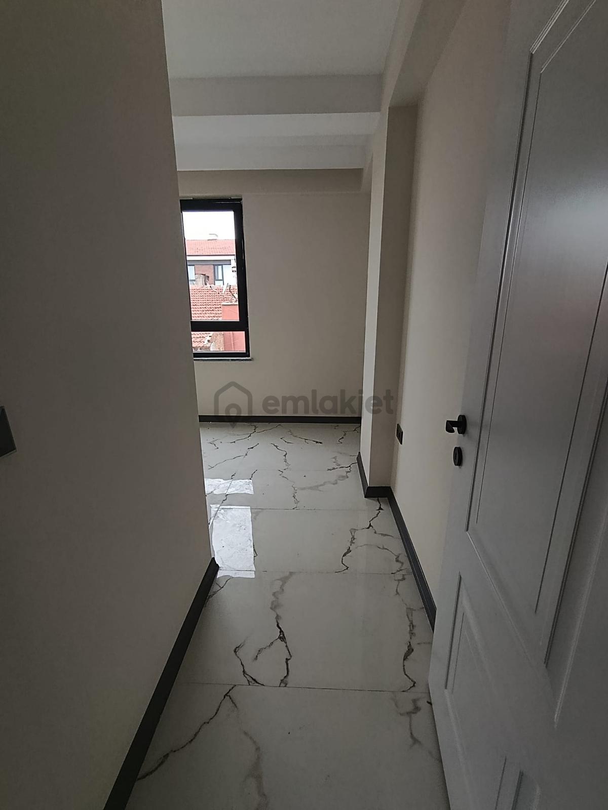 Çamlıca Mahallesinde 3+1 Sıfır Daire - 13