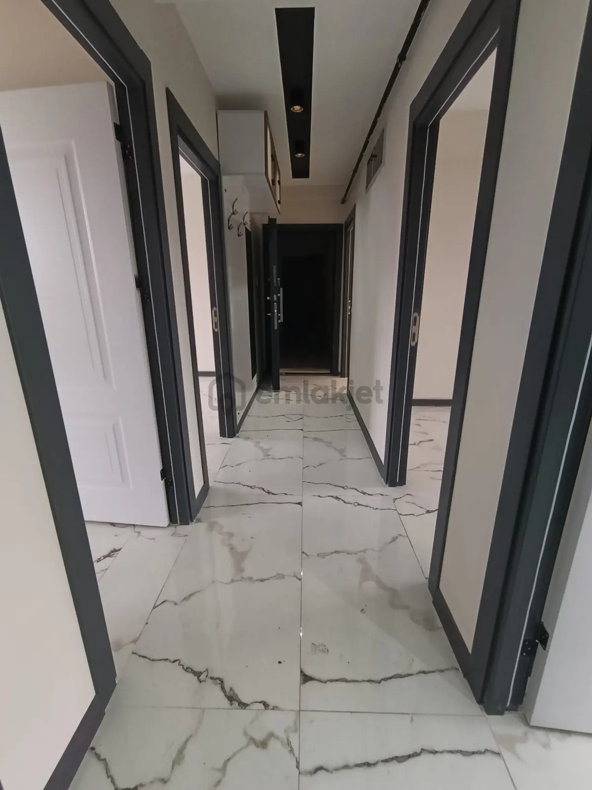 Çamlıca Mahallesinde 3+1 Sıfır Daire - 17