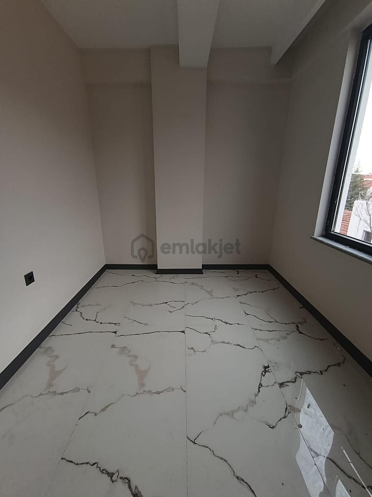 Çamlıca Mahallesinde 3+1 Sıfır Daire - 11