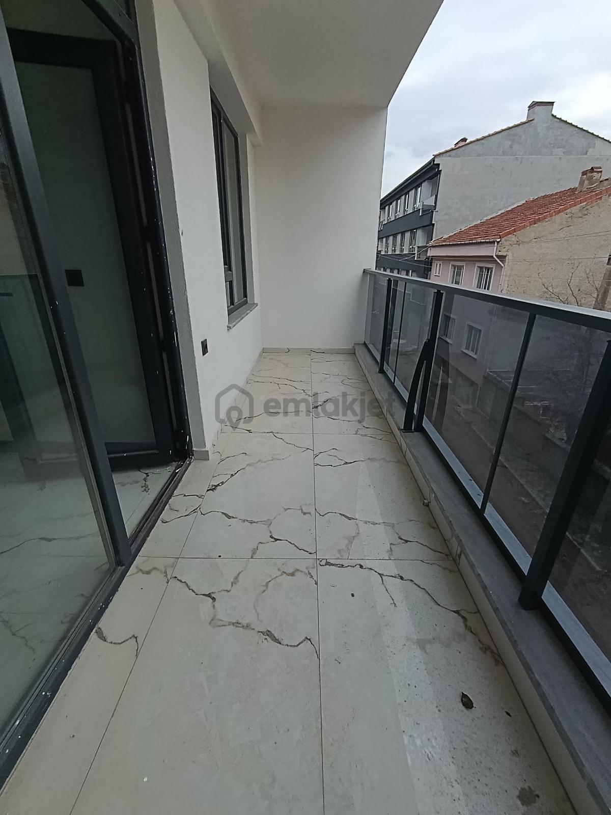 Çamlıca Mahallesinde 3+1 Sıfır Daire - 5