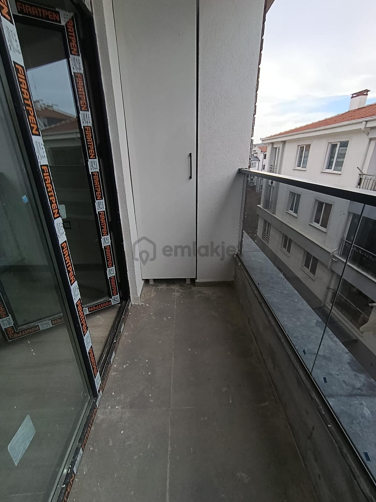 Çamlıca Mahallesinde Sıfır 1+1 Daire - 5