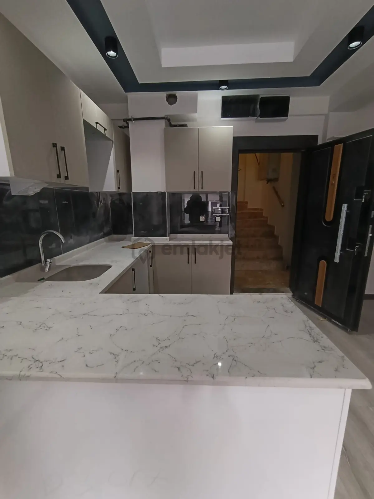 Çamlıca Mahallesinde Sıfır 1+1 Daire - 2