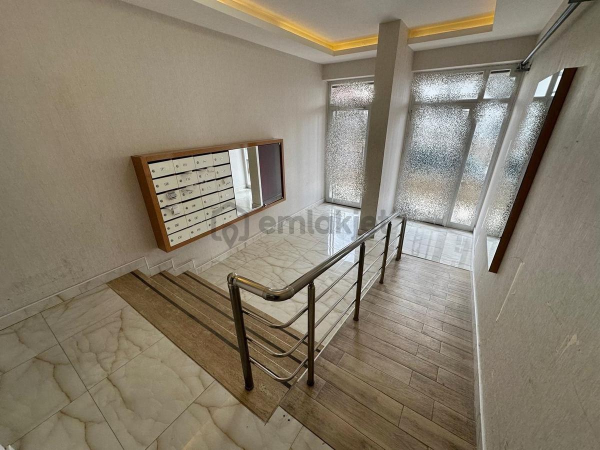 Menderes'te 3+1 Yüksek Giriş Site İçerisinde Satılık Geniş Daire - 34