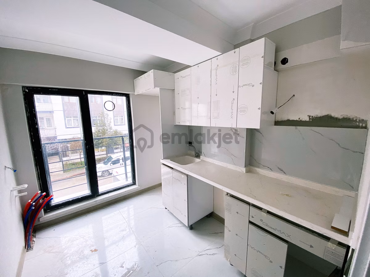 Cihandan Güventepede Merkez De Ulaşım Üzeri Sıfır 2+1 Daire