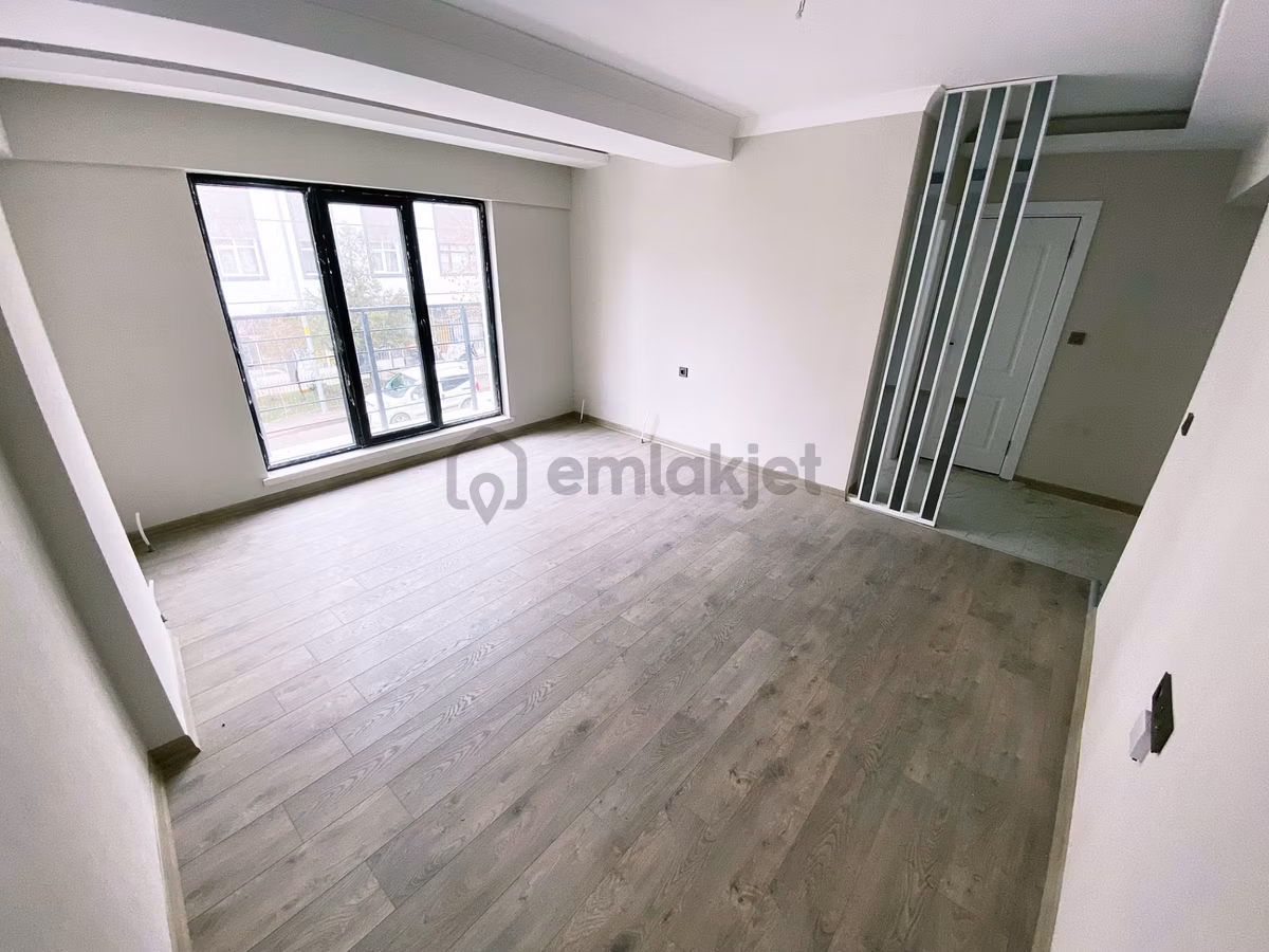 Cihandan Güventepede Merkez De Ulaşım Üzeri Sıfır 2+1 Daire - 10