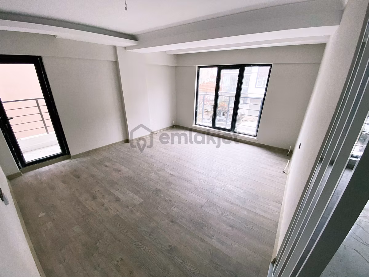 Cihandan Güventepede Merkez De Ulaşım Üzeri Sıfır 2+1 Daire - 9