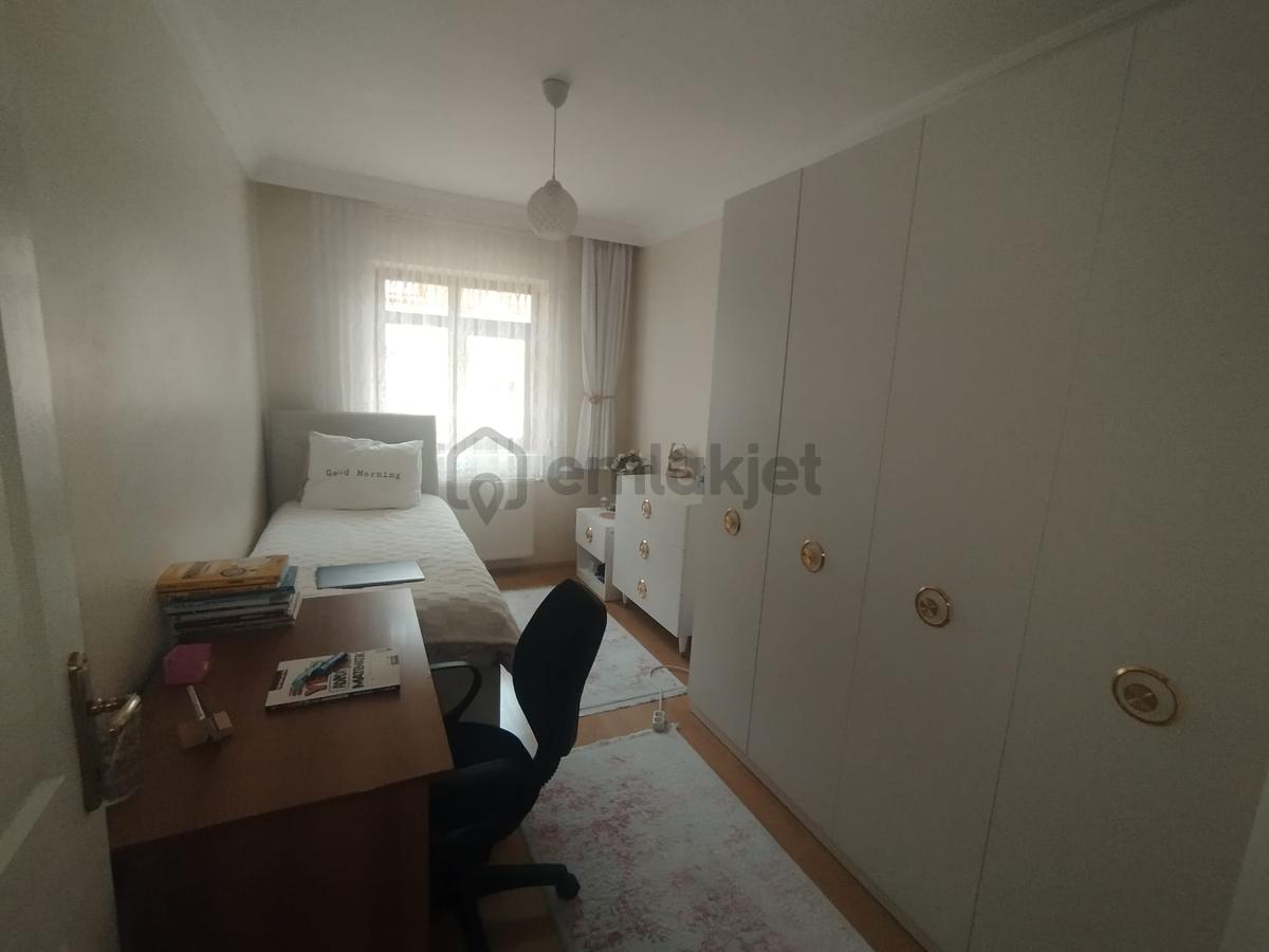 Aşık Paşa Cadde Üzeri Katta 3+1 Daire! - 21