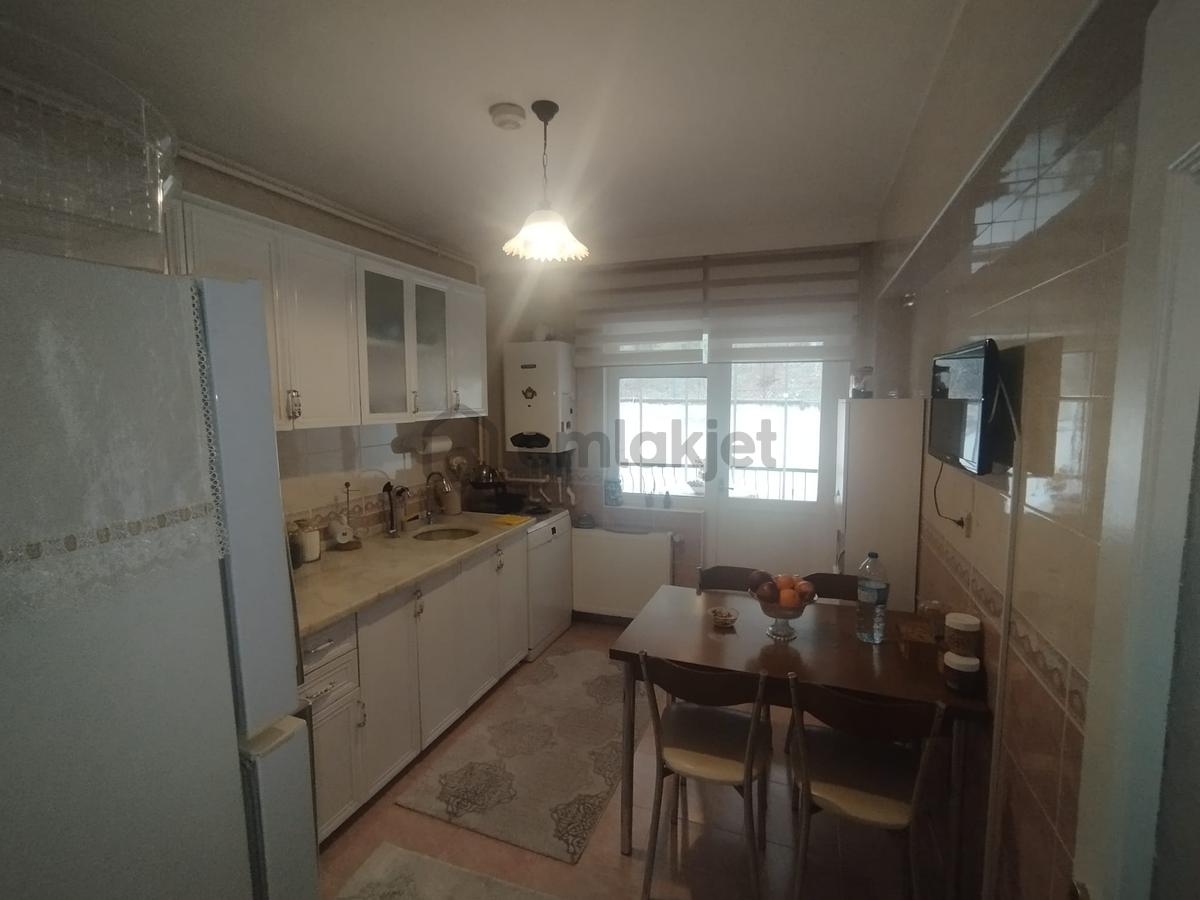 Aşık Paşa Cadde Üzeri Katta 3+1 Daire! - 2