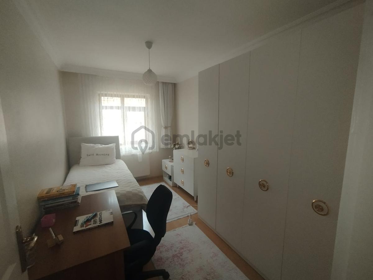 Aşık Paşa Cadde Üzeri Katta 3+1 Daire! - 19