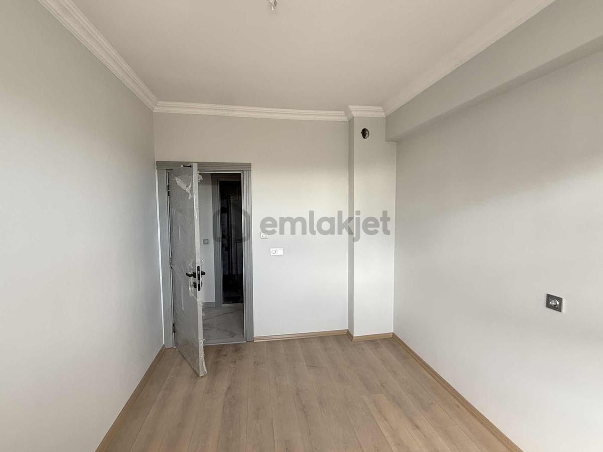 Net Emlaktan Serdirler Caddesinde Ara Kat 3+1 Sıfır Daire - 18