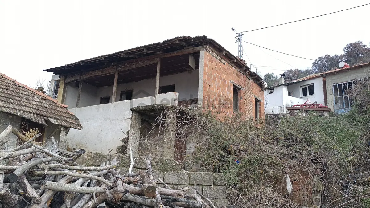 Bergama Karalar Köyünde 2 Haneli Müstakil Ev - 14