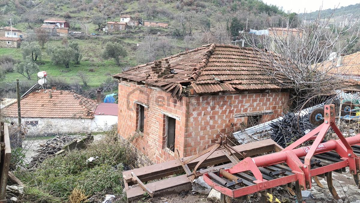 Bergama Karalar Köyünde 2 Haneli Müstakil Ev - 11