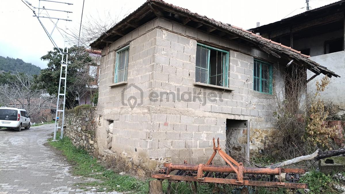 Bergama Karalar Köyünde 2 Haneli Müstakil Ev - 15