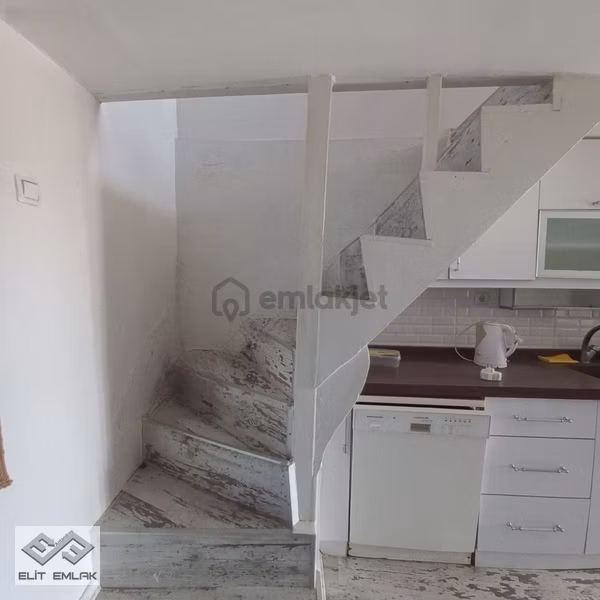 Altınoluk'ta Bahçeli Müstakil Köy Evi - 24