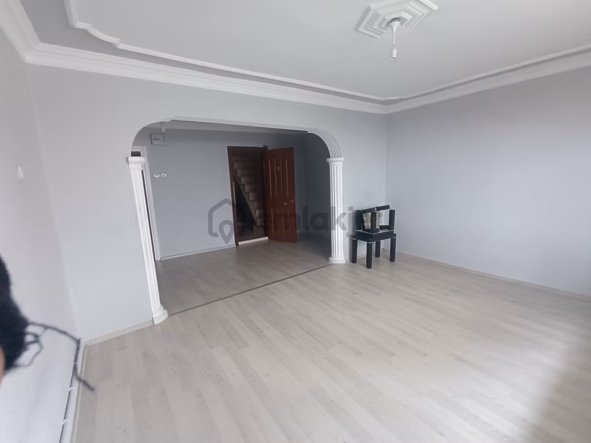 Degirmenlikizik 3+1 Ara Kat Kiralik Daire
