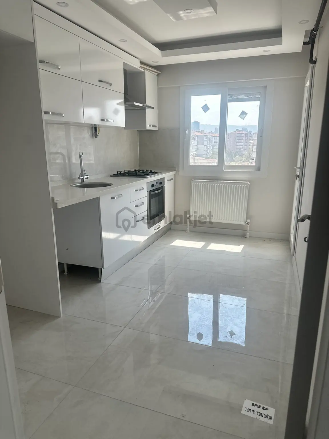 Yüzbaşı İbrahim Hakkı Caddesi Doğalgazlı 3+1 Daire - 3