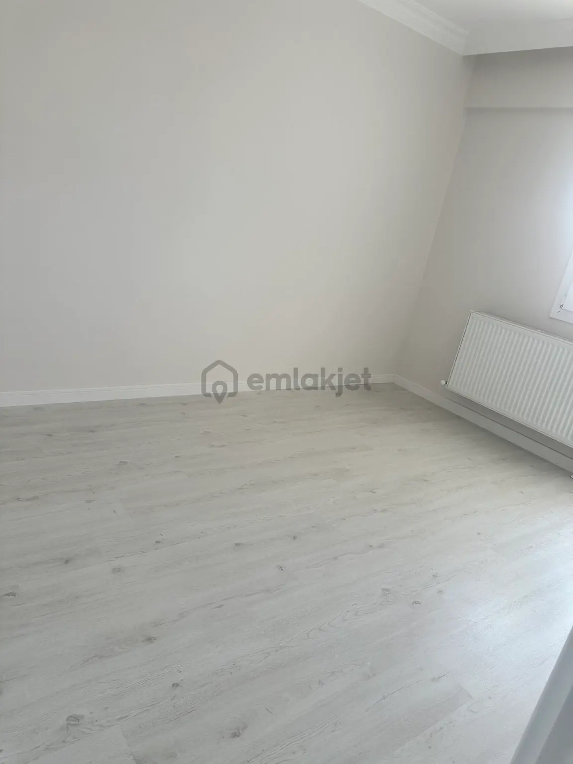 Yüzbaşı İbrahim Hakkı Caddesi Doğalgazlı 3+1 Daire - 34