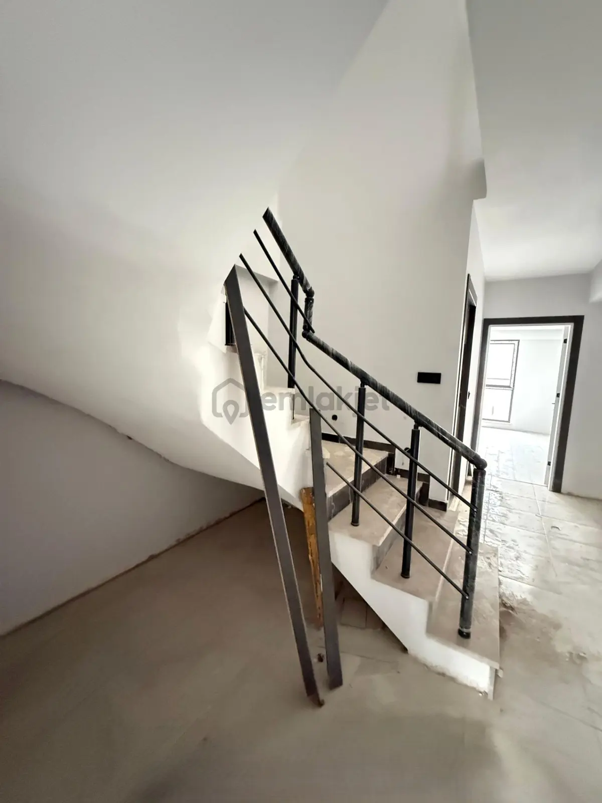 Hisar'da Sıfır 6+1 Çift Teraslı Full Manzaralı Dubleks Daire - 16