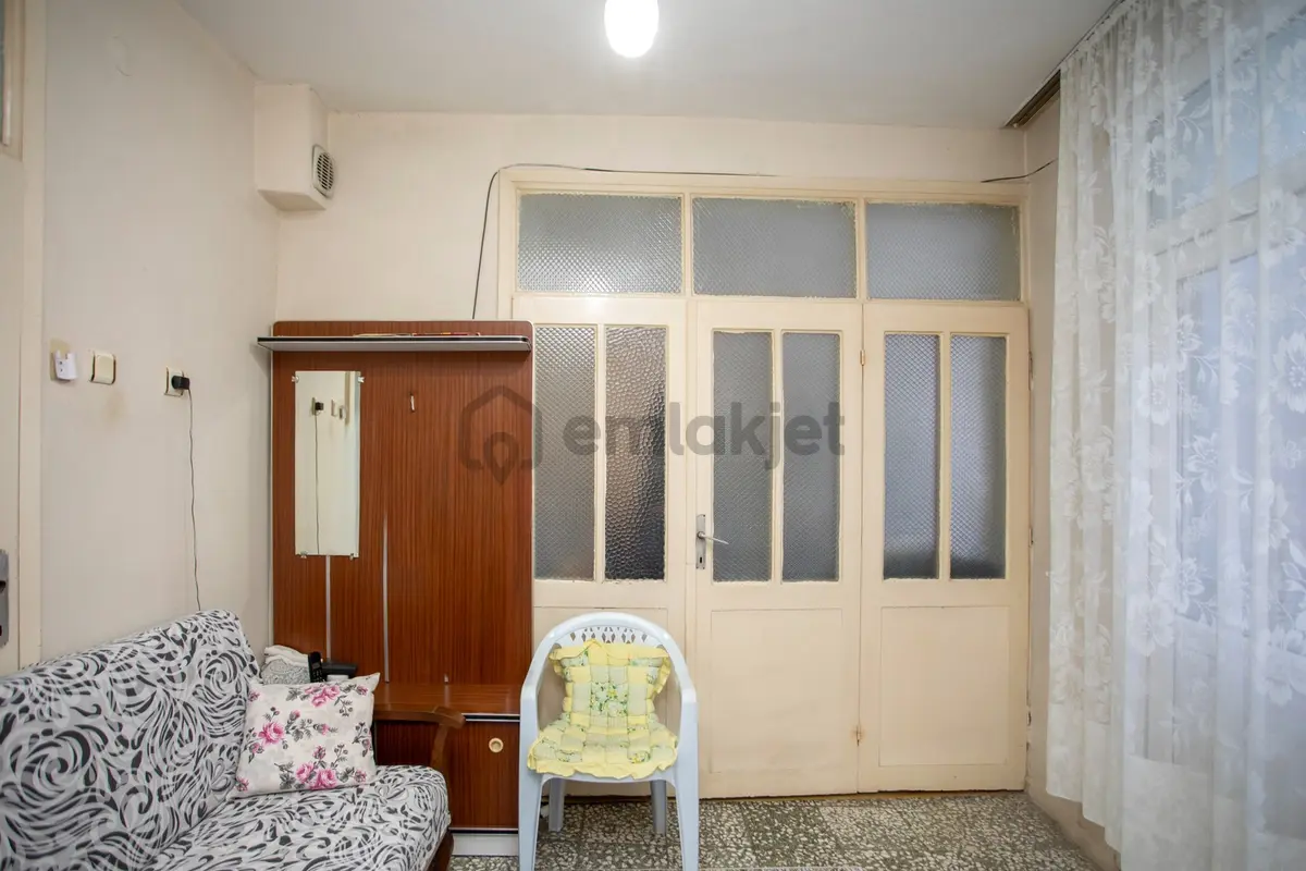 Menemen Merkez De Satılık Tek Tapu 2 Daire - 22