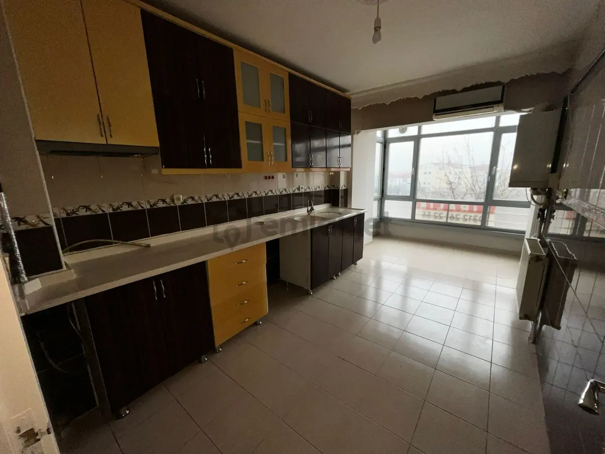 Sincan Pınarbaşı Mh.de 4+1 Yapılı Satılık Daire - 5