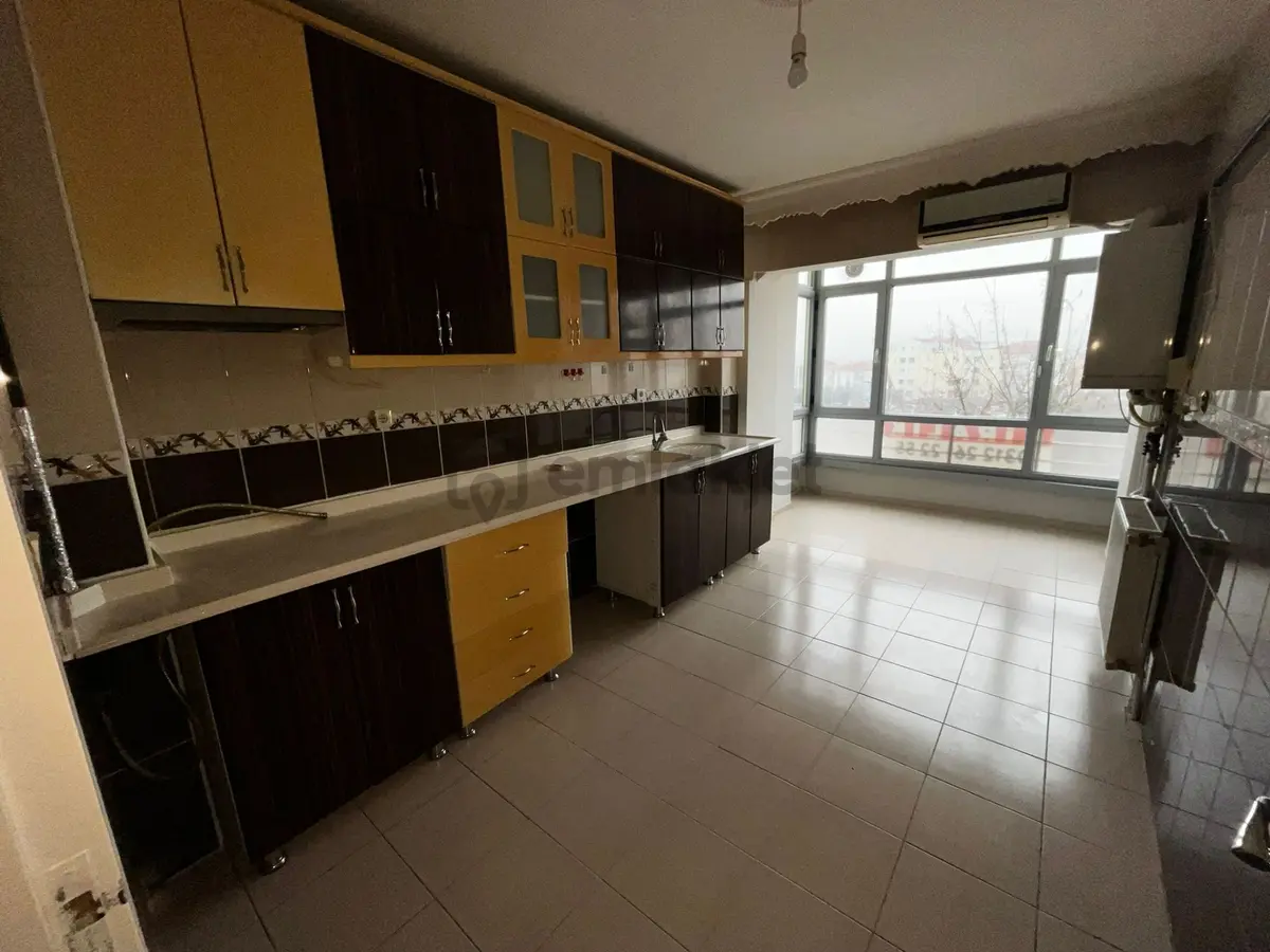 Sincan Pınarbaşı Mh.de 4+1 Yapılı Satılık Daire - 4