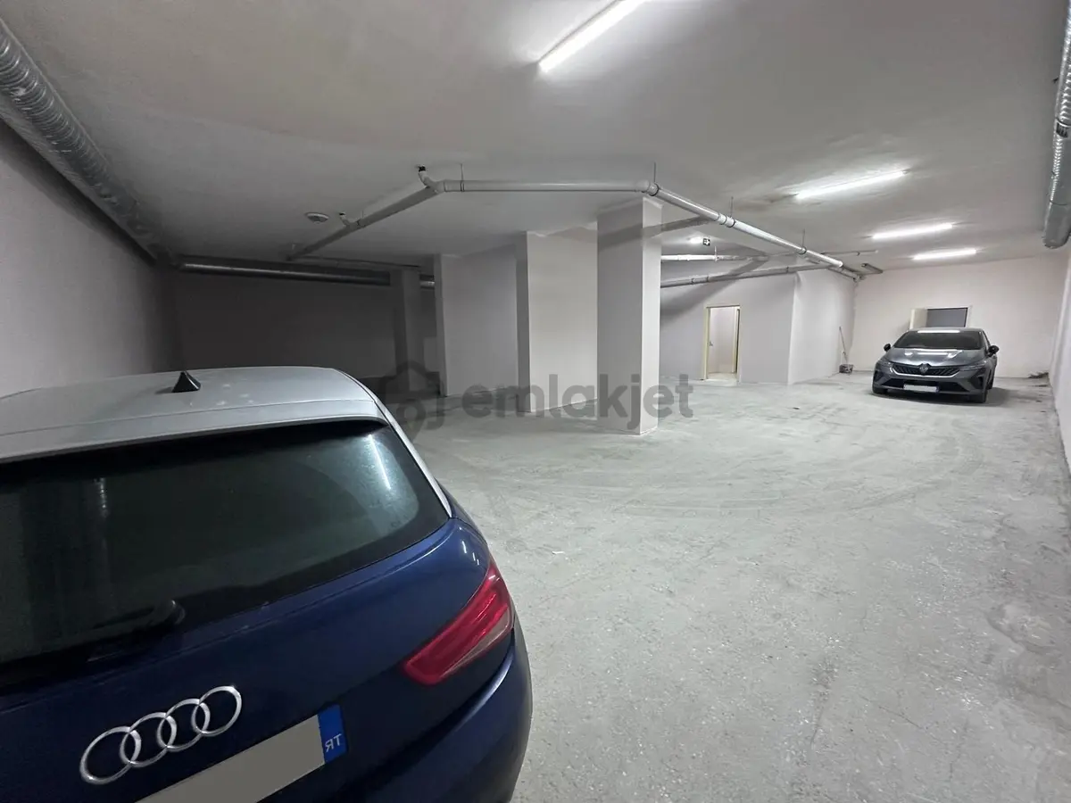 Boş ... Erenköy Minibüs Cad. 2. Binada Teras 3 Banyo Dublex 4+2 - 24