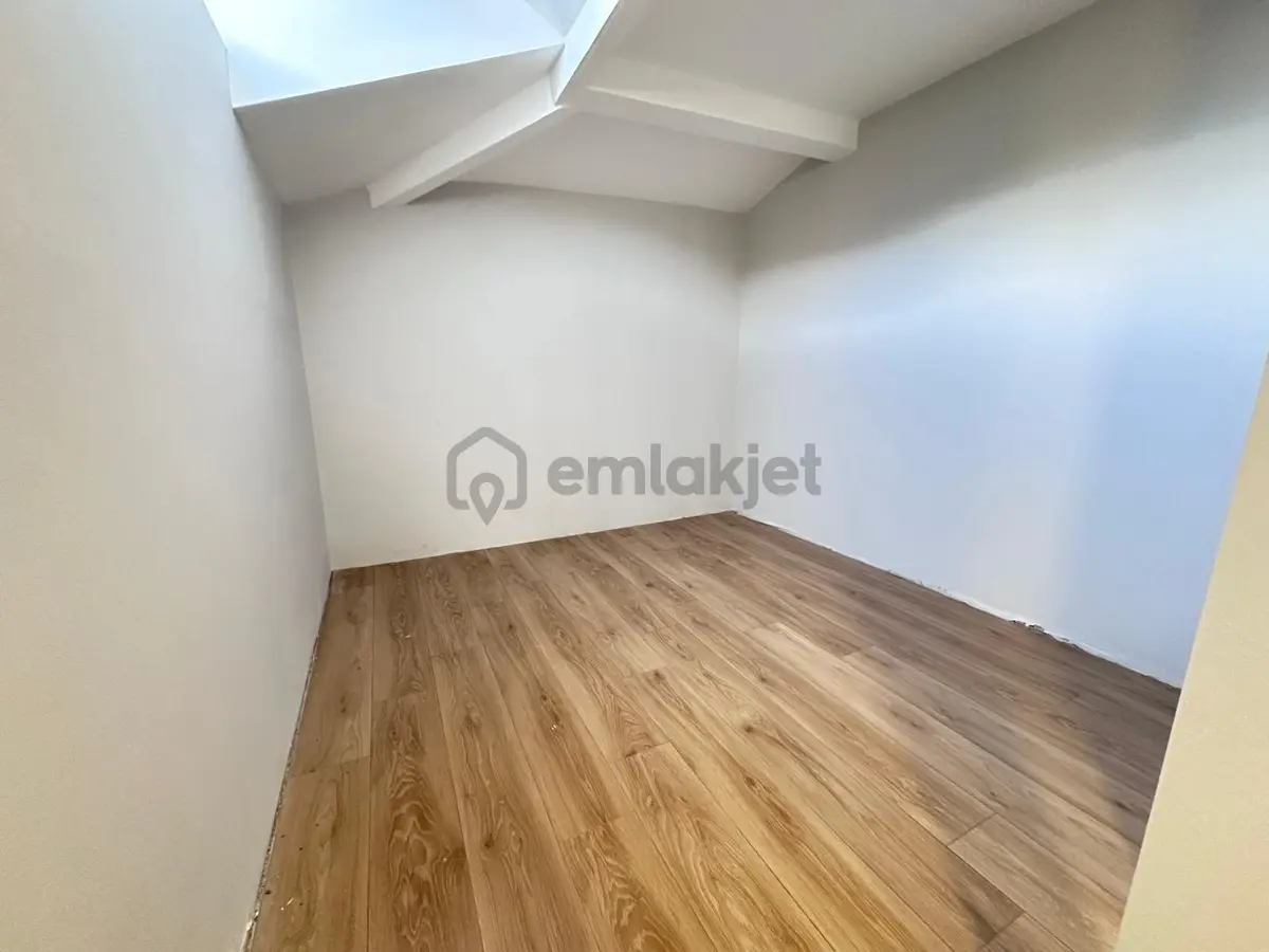 Boş ... Erenköy Minibüs Cad. 2. Binada Teras 3 Banyo Dublex 4+2 - 20