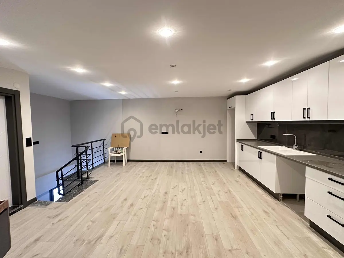 Hisar Mahallesinde 3+1 Ön Cephe Geniş Teras Balkonlu Sıfır Daire - 11