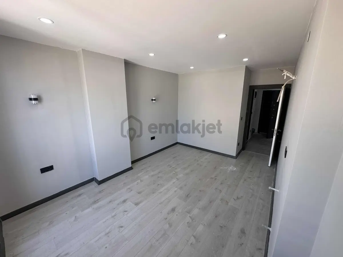 Hisar Mahallesinde 3+1 Ön Cephe Geniş Teras Balkonlu Sıfır Daire - 24