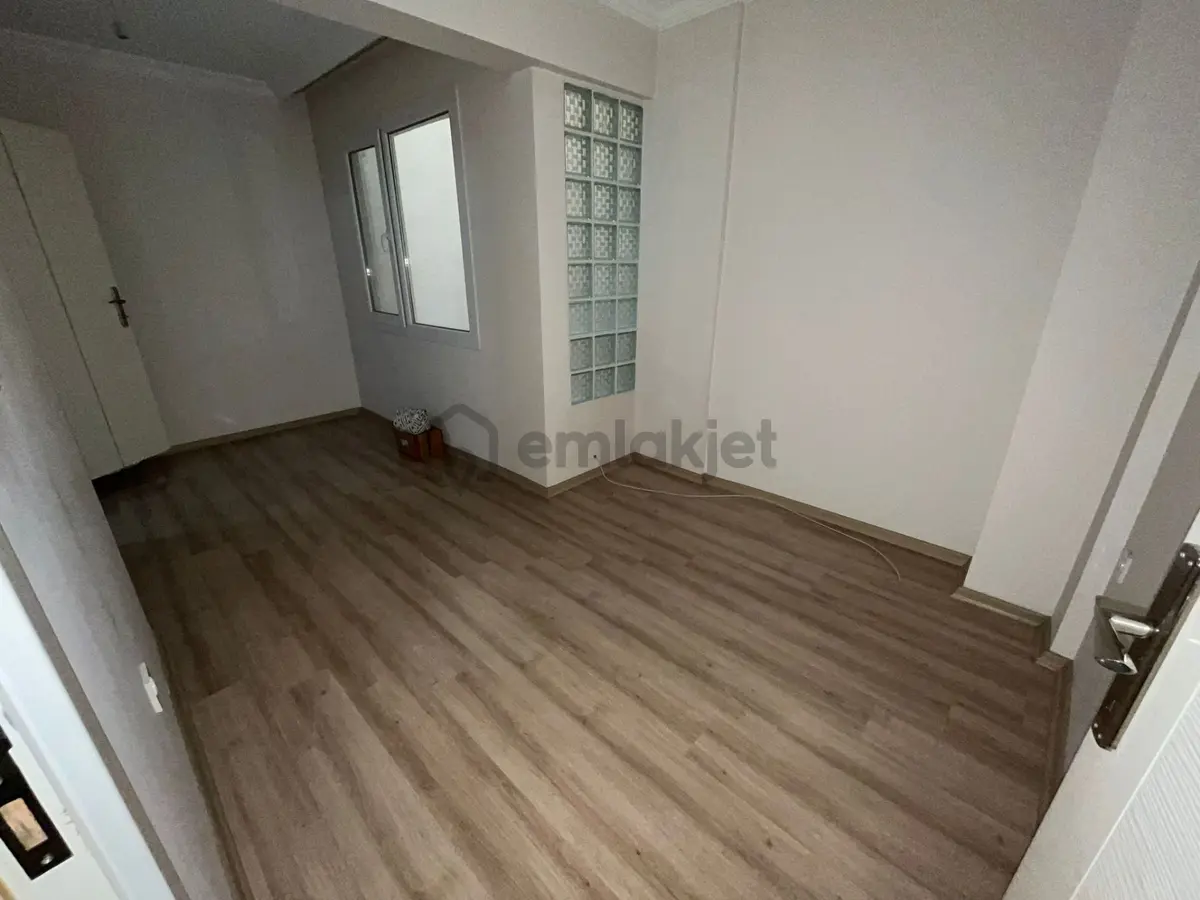Asil'den Üçkuyularda Cadde Paraleli Bakımlı 2+1 Daire - 11