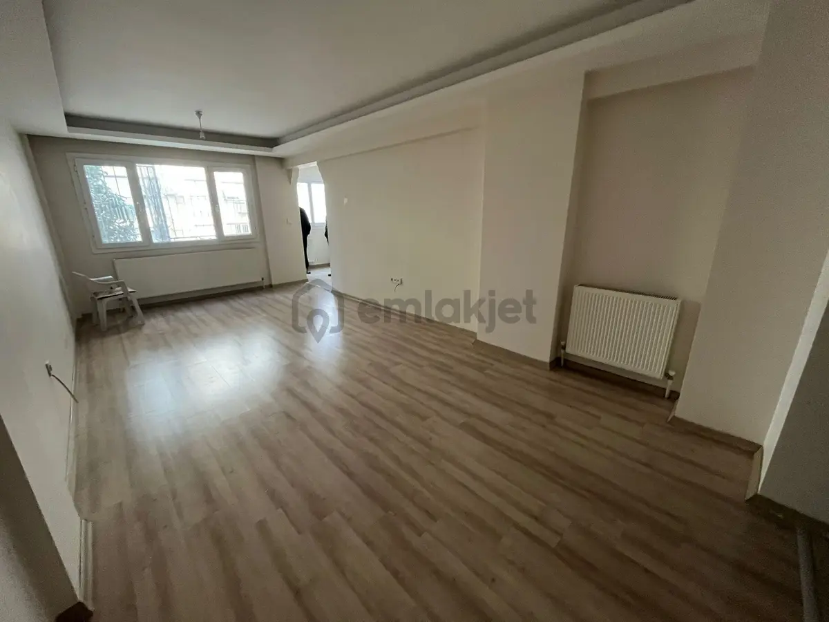 Asil'den Üçkuyularda Cadde Paraleli Bakımlı 2+1 Daire - 8