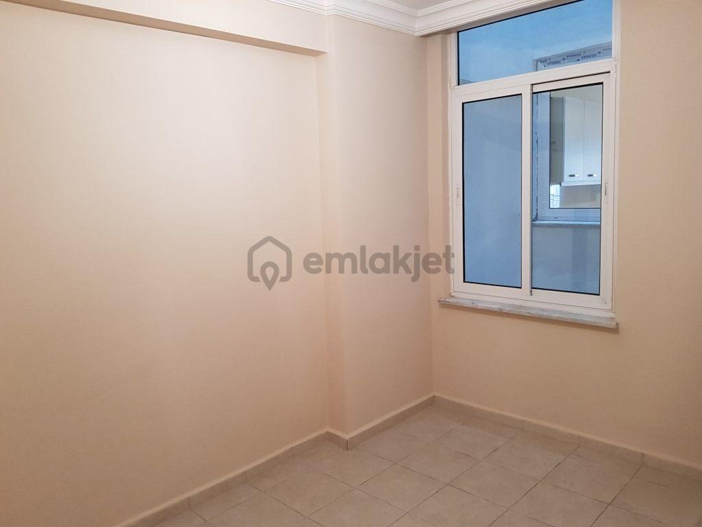 Çıldır Mahallesinnde 3+1 Kapalı Mutfak Düz Daire - 9