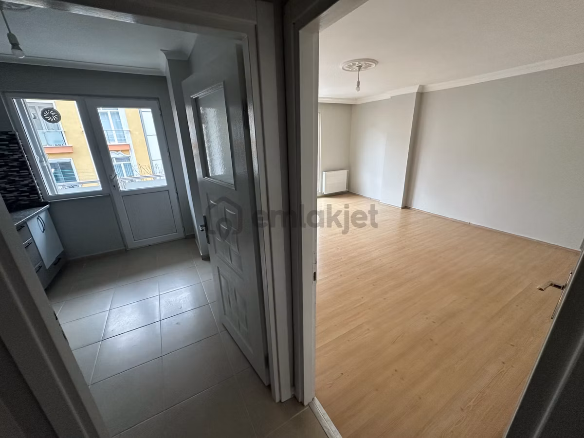 Remax Sancaktepe Fatih Mah Ara Kat Satılık 2+1 Daire - 9