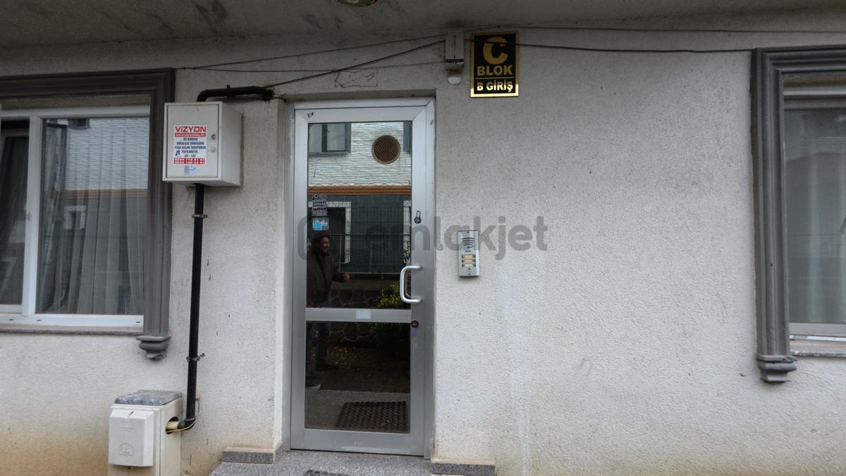 Karasu’da Havuzlu Sitede 1+1 Satılık Daire - 8