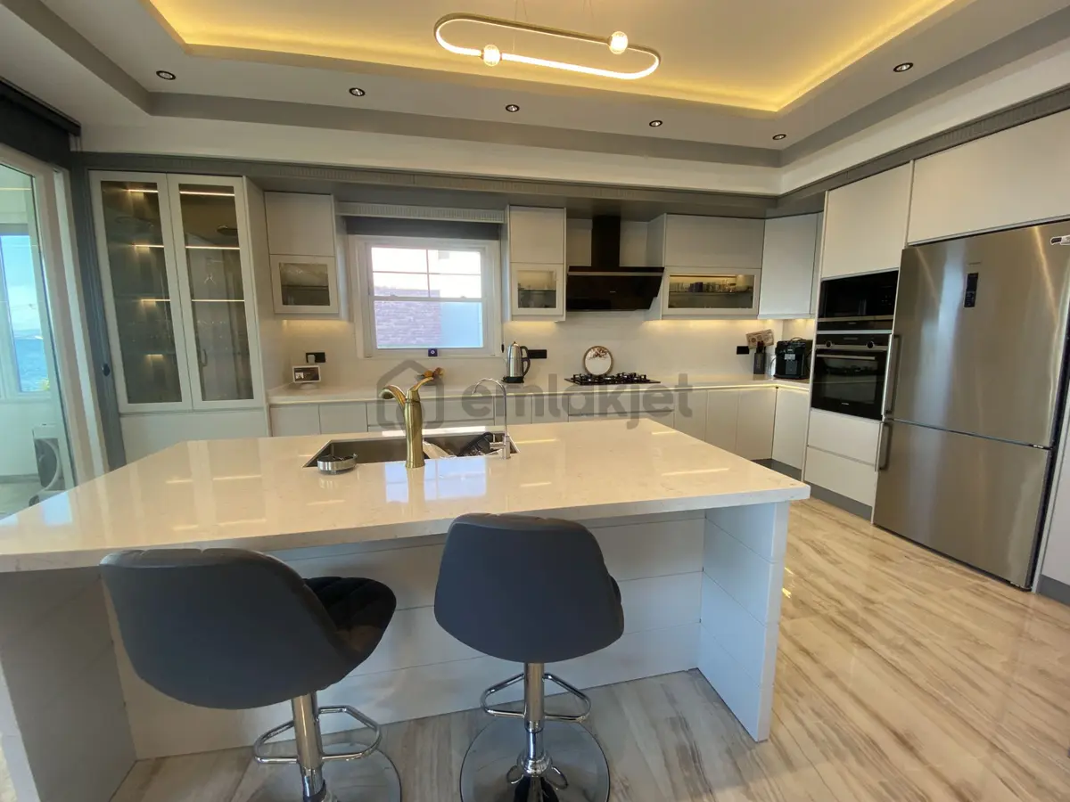 Balıkesir Ayvalık Ta Satılık Villa.denize Sıfır. - 7