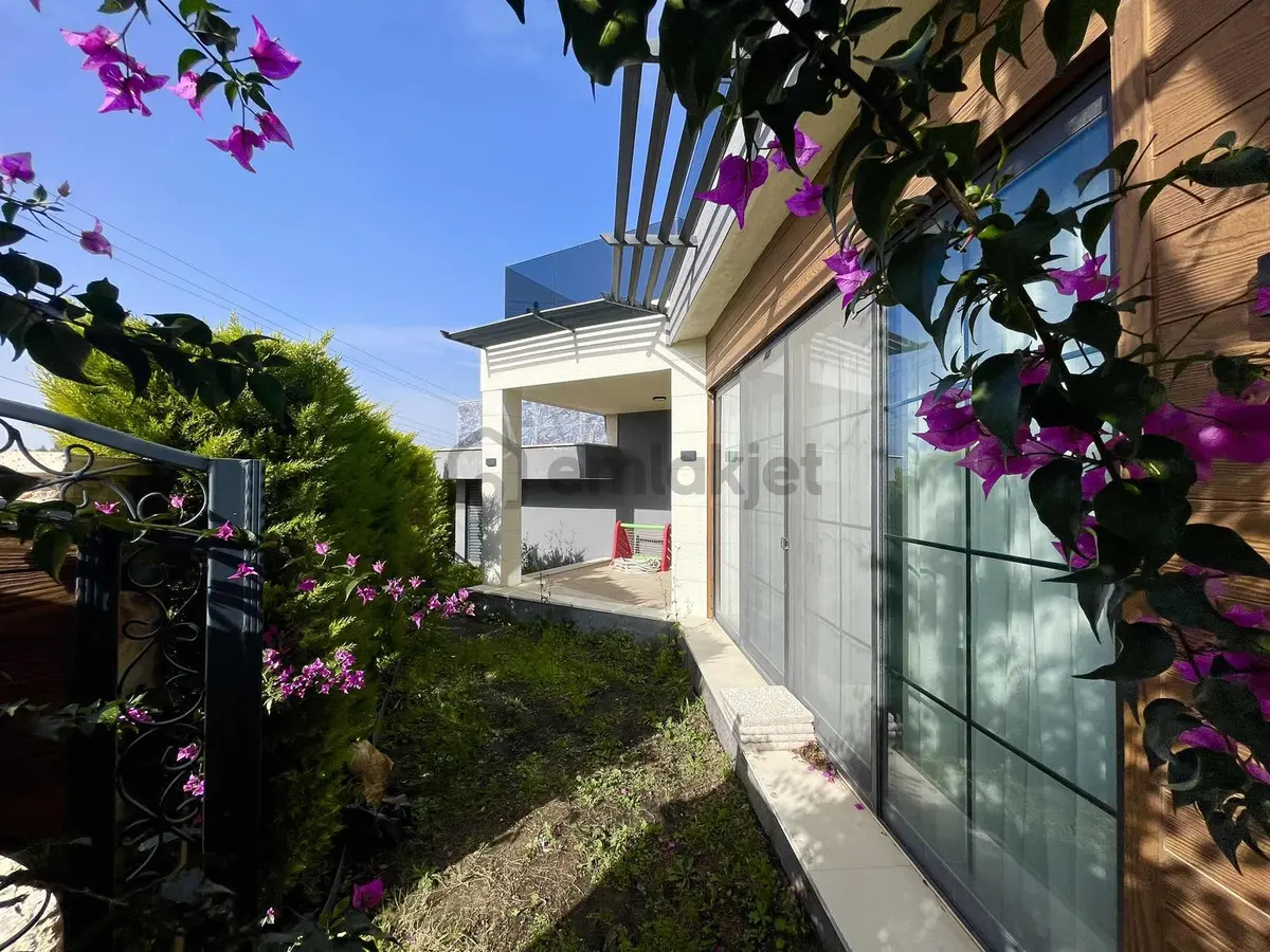 Kalkan Merkezde (5+2) İmarlı İskanlı Villa - 28