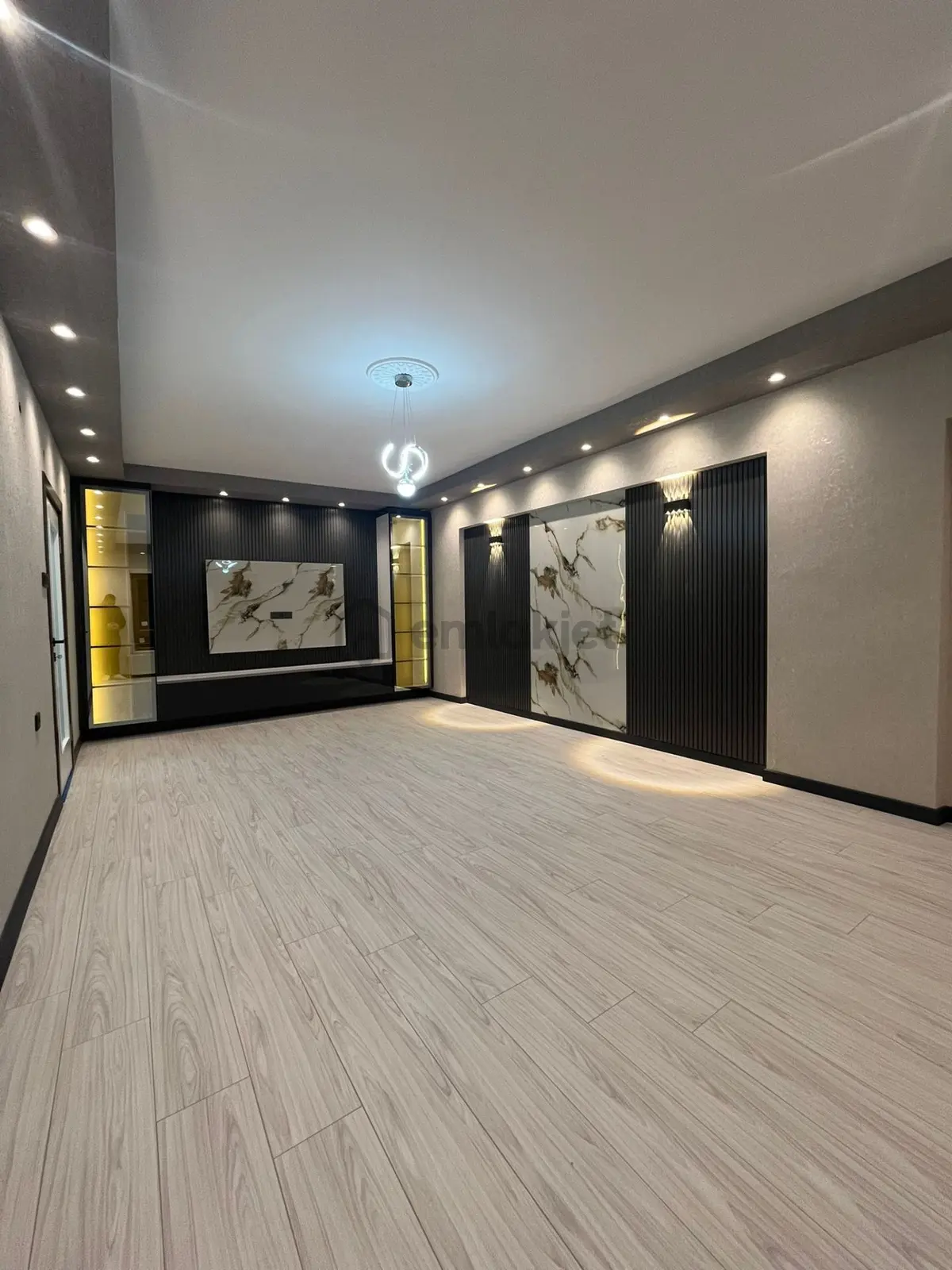 Atapark Yakını Katta Yapılı Geniş M2 4+1 - 2