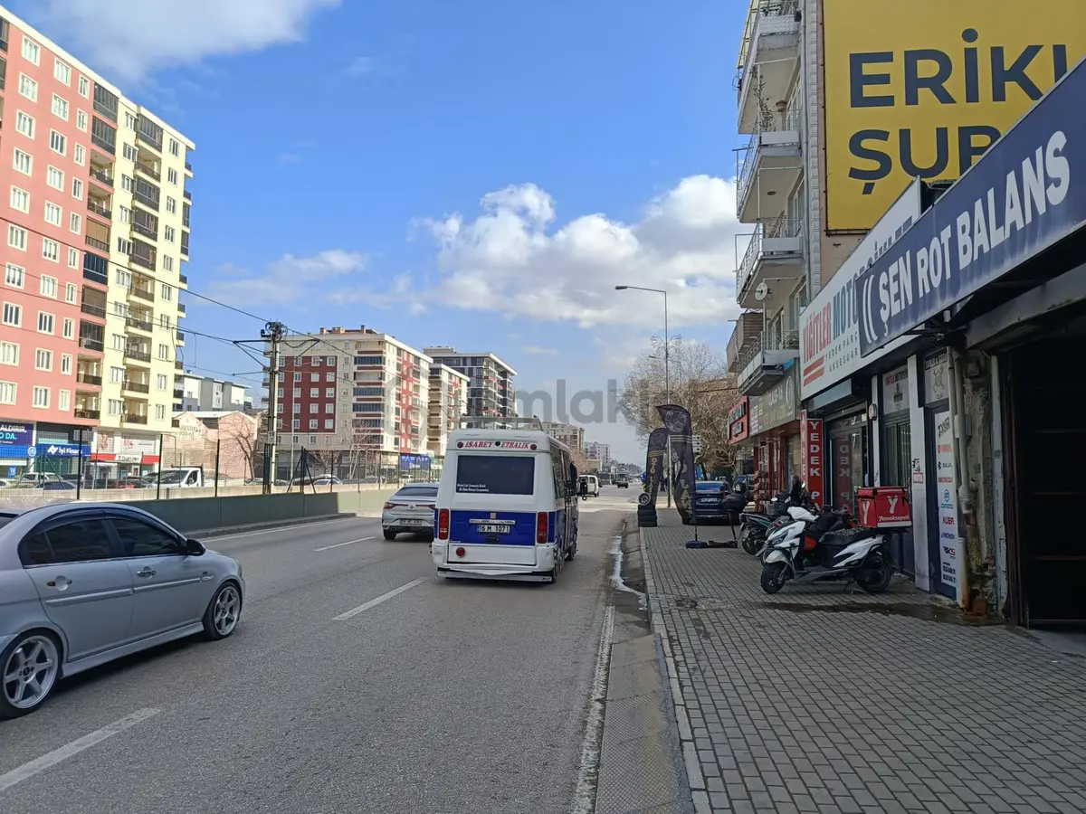 Yıldırım Davutdede Mah Ankarayolu Üzeri Devren Kiralık Dükkan - 2
