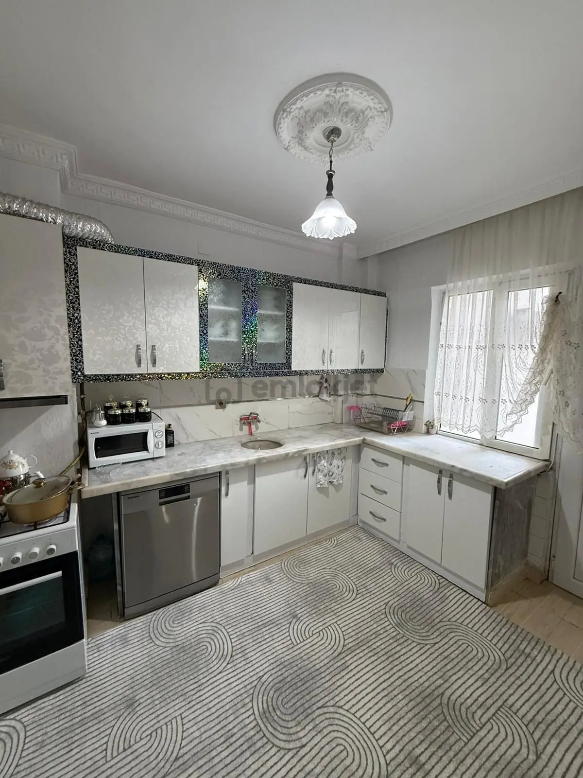 Akçe'den Merkezi Lokasyonda Bakımlı Lüx Daire - 6
