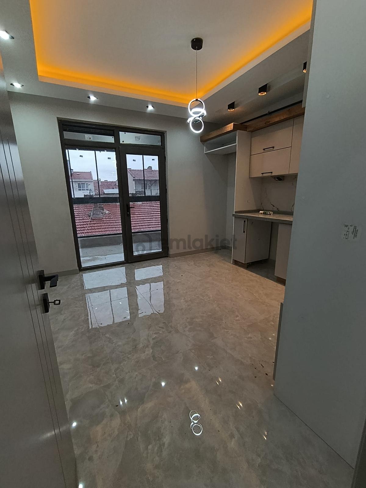 Şirintepe De Ebeveyn Banyolu 2+1 Sıfır Daire - 2