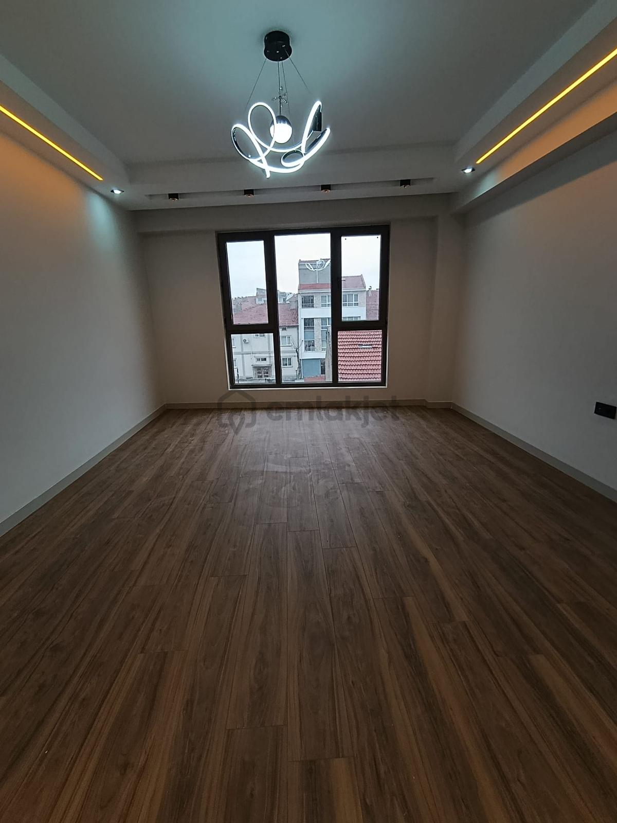 Şirintepe De Ebeveyn Banyolu 2+1 Sıfır Daire - 5